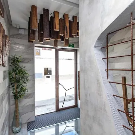 Vacanzy Urban Boutique Adults Only מלון