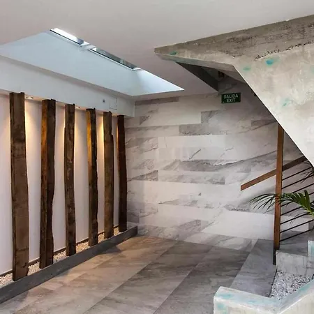 Vacanzy Urban Boutique Adults Only 2* コラレホ