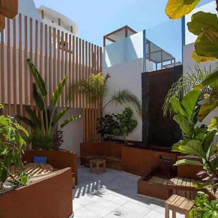 Vacanzy Urban Boutique Adults Only